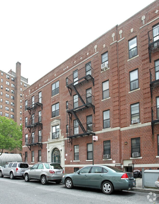 Primary Photo - 364 Sumpter St