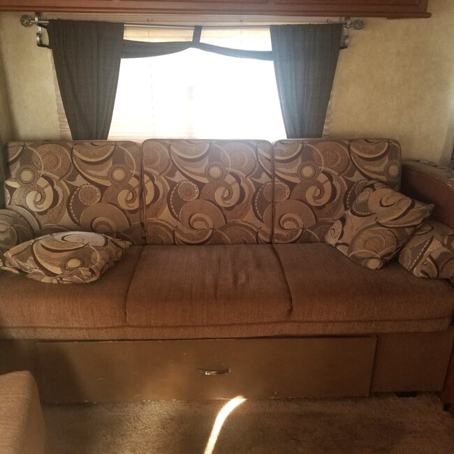 Foto del edificio - 218 W Carson St