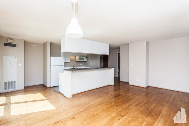 Foto del edificio - 2 E Erie St