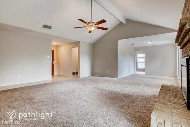 Building Photo - 3 br, 2 bath House - 309 SW Alsbury Blvd UNIT