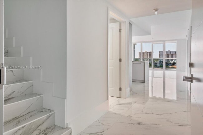 Building Photo - 400 Sunny Isles Blvd