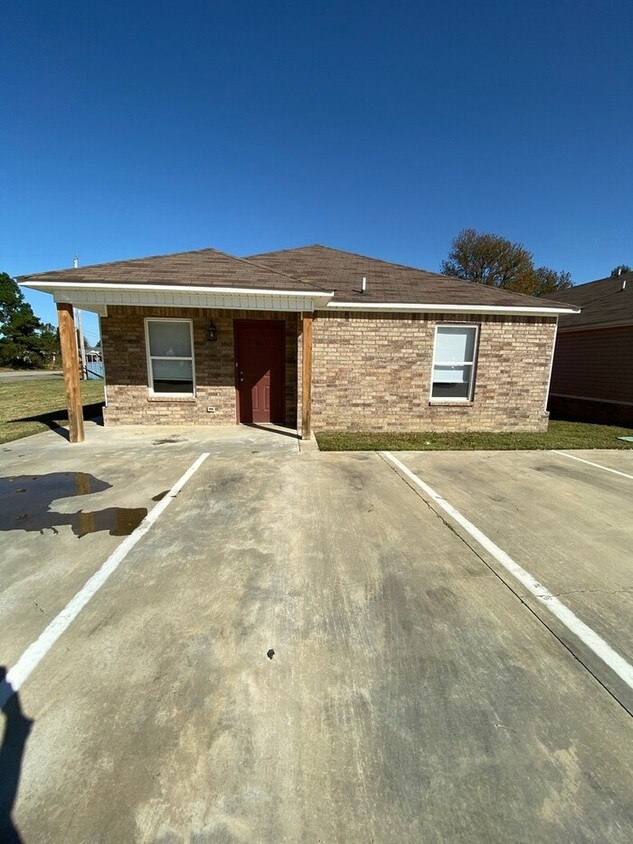 Foto principal - 12820 Hwy 217