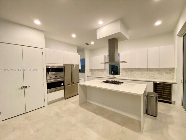 Foto del edificio - 10271 NW 75th Terrace