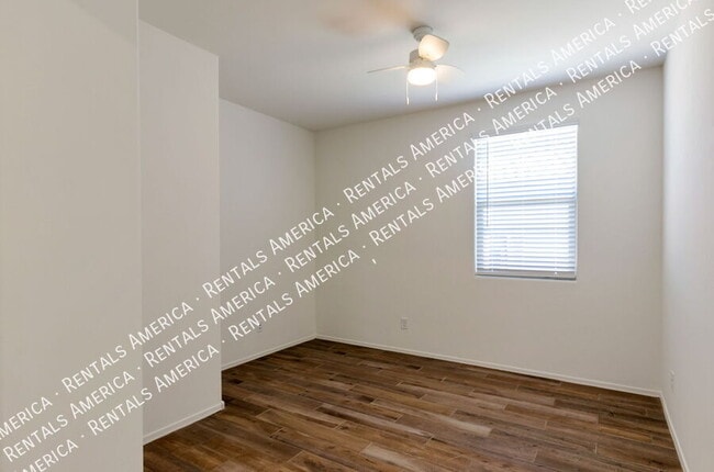 Building Photo - 5468 W Monterey Dr