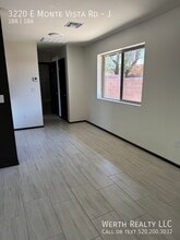 Building Photo - 3220 E Monte Vista Dr