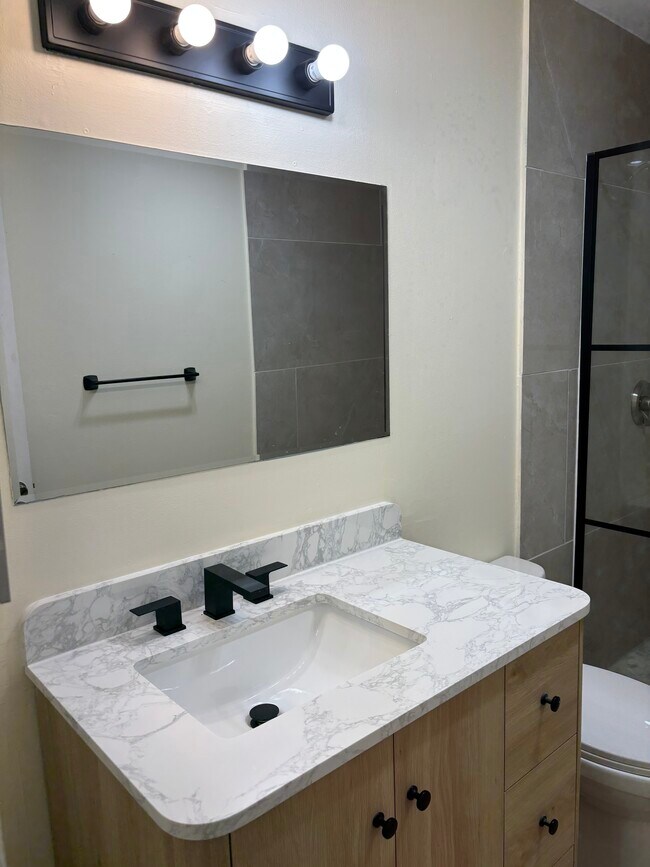 Foto del edificio - 4683 Weymouth St