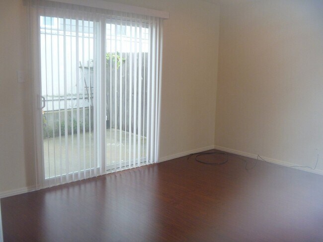 Foto del edificio - 808 Garnet St