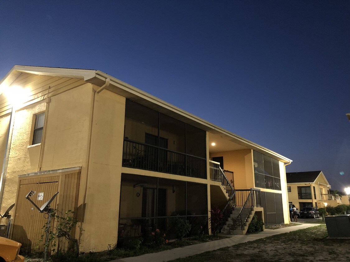 Your Building - 5301 Summerlin Rd
