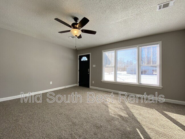 Foto del edificio - 215 E Emily St