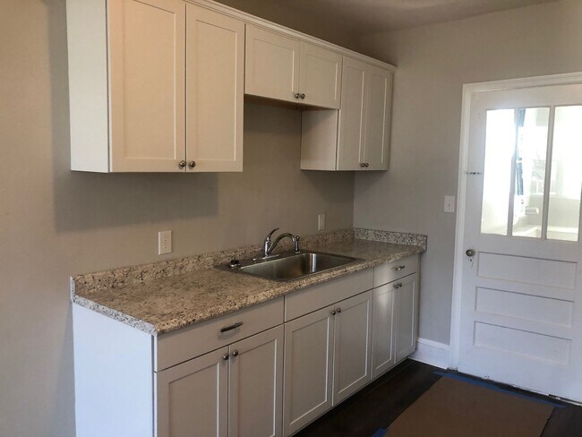 Foto del edificio - Renovated Duplex