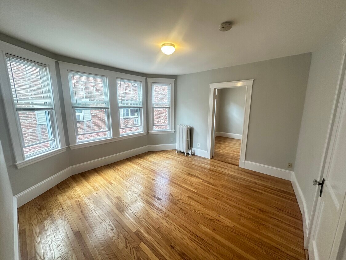 Primary Photo - 154 Summer St