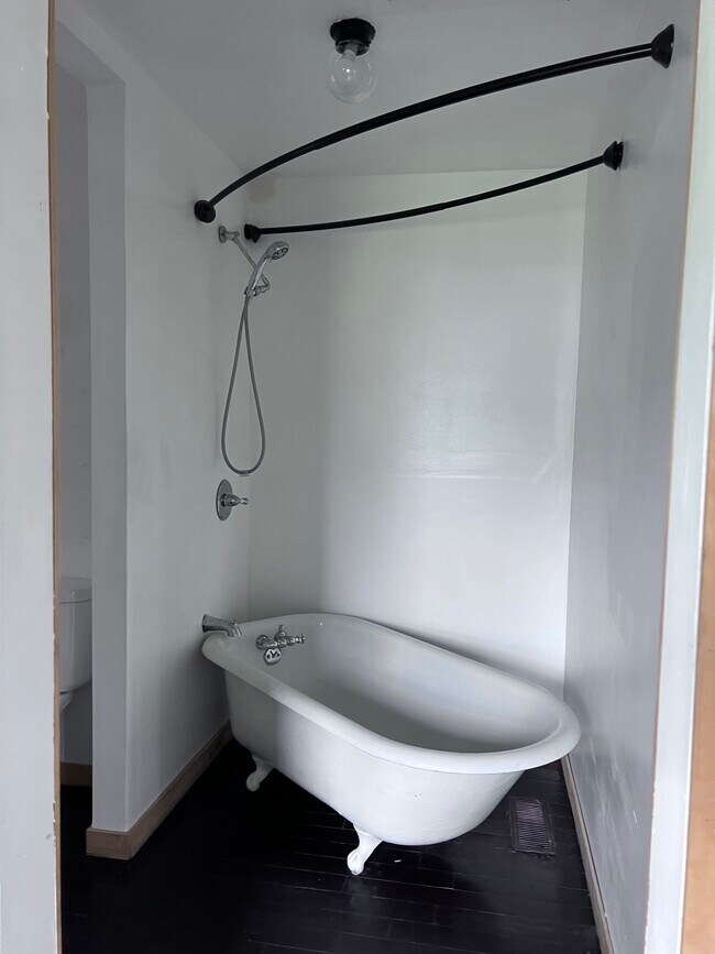 Foto del edificio - 639 S Main Ave