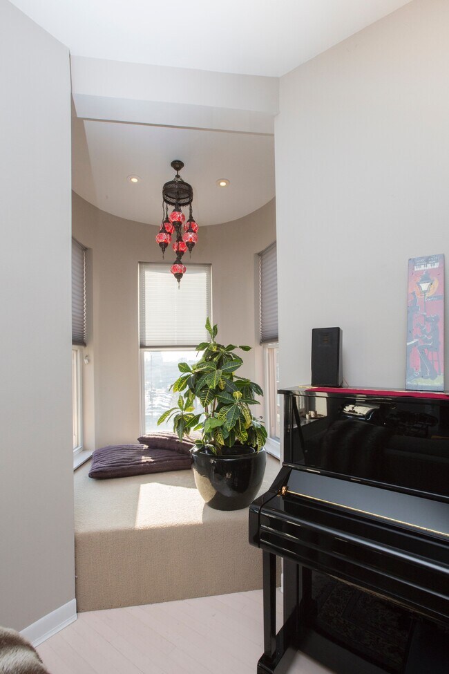 958 W Willow St Unit 3, Chicago, IL 60614 Condo for Rent in Chicago