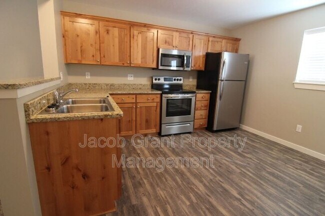 Building Photo - 109 Lincoln Dr