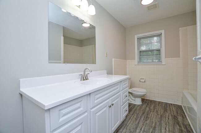 Foto del edificio - Renovated ranch in Matthews, NC! Heck of a deal! COMING SOON!!!