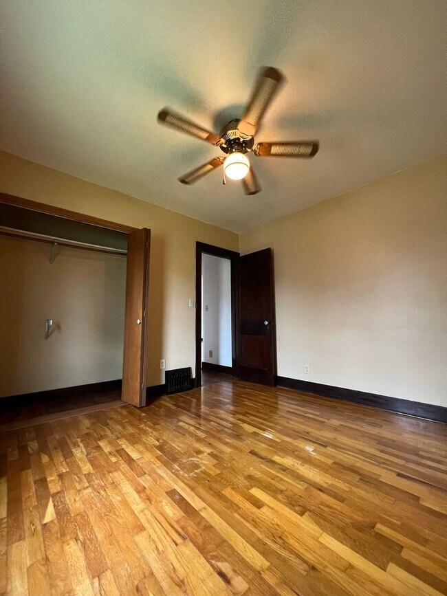 Foto del edificio - Large Single Family Home on the Southside