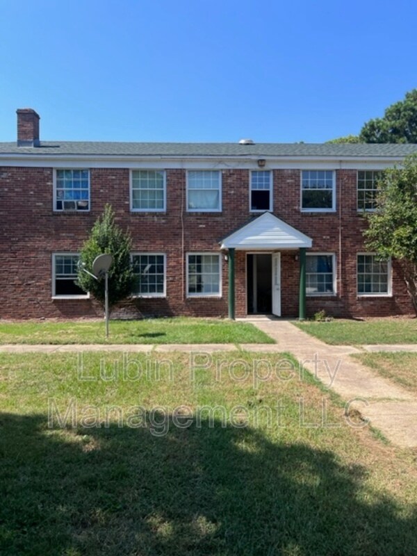 Primary Photo - 3241 Steele St