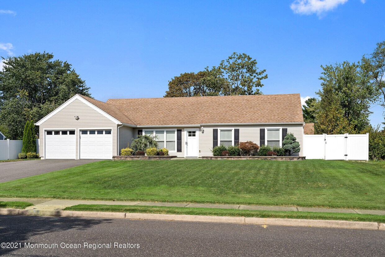 1082 Hazelwood Rd, Toms River, NJ 08753 House for Rent in Toms River, NJ