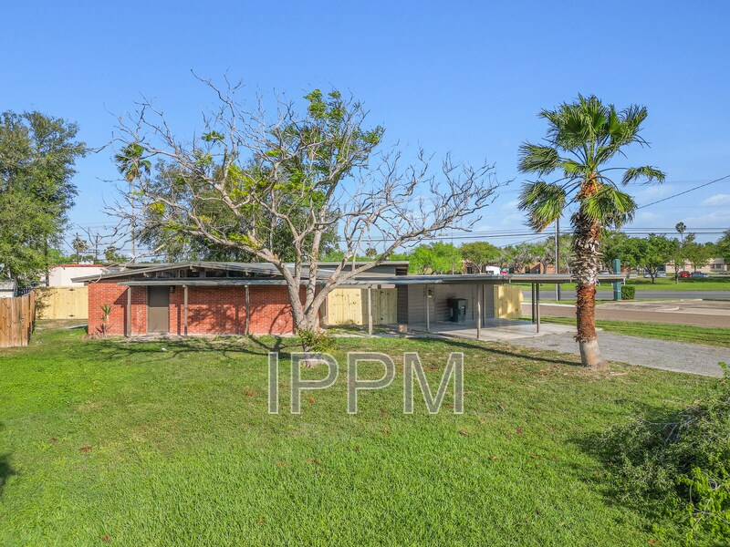 Foto principal - 1651 Hamilton St