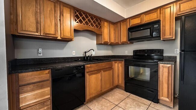 Foto del edificio - 7440 Hampton Blvd, E