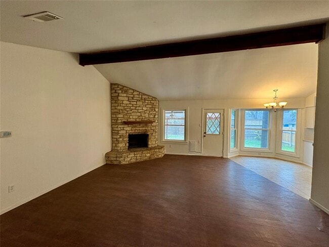 Foto del edificio - 6200 Woodhue Dr