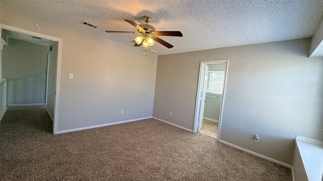 Building Photo - 10810 Kirkbend Dr