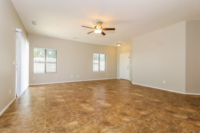 Foto del edificio - 505 W Del Rio Ln