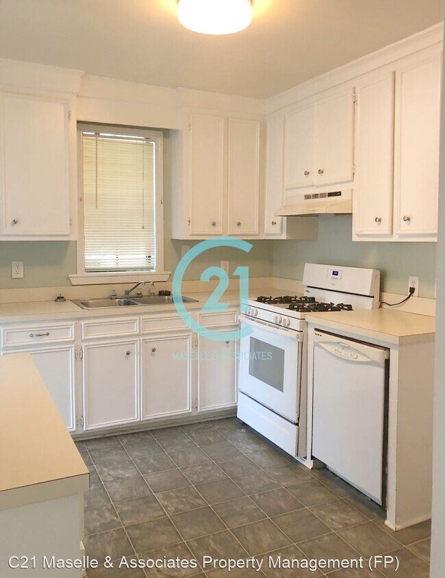 Building Photo - 3 br, 2 bath House - 415 E Ridgeway