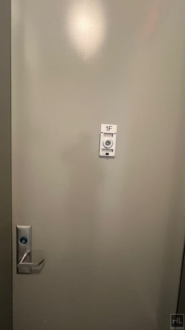 Building Photo - 900 Rogers Ave