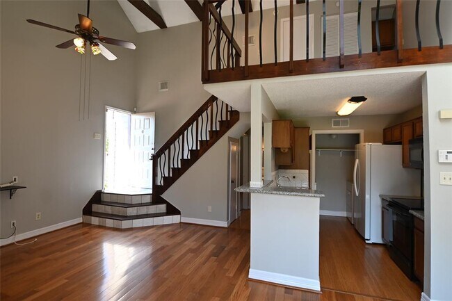 Building Photo - 8455 Sands Point Dr