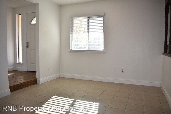 Foto del edificio - 3 br, 2 bath House - 5639 Clark Avenue
