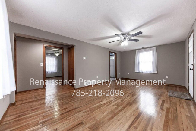 Building Photo - 1418 Maple Ln