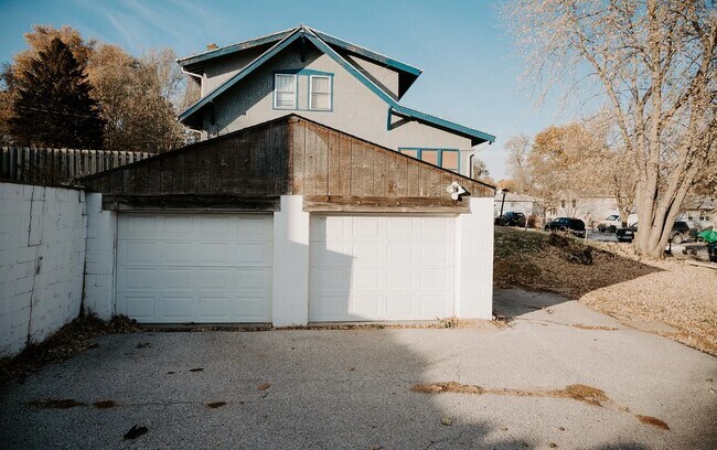 Foto del edificio - 6704 Blondo St