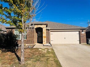 Building Photo - 1048 Churchill Dr