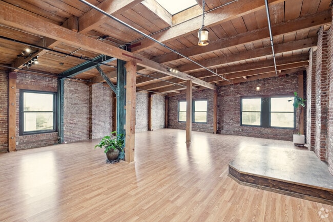 Building Photo - The Newberry Lofts / Artist Loft Apartments