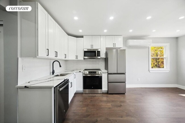 Building Photo - 224 W 252nd St