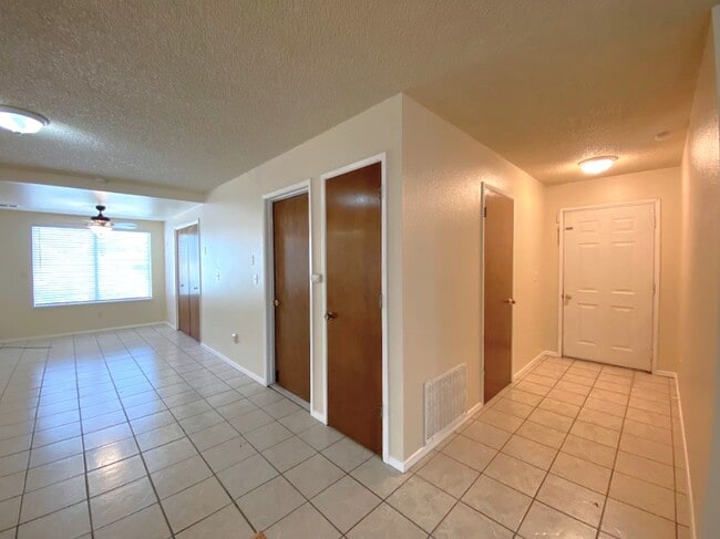 Building Photo - 2911 Winners Cir