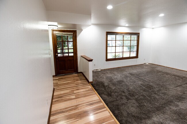 Foto del edificio - 8684 N 62nd St