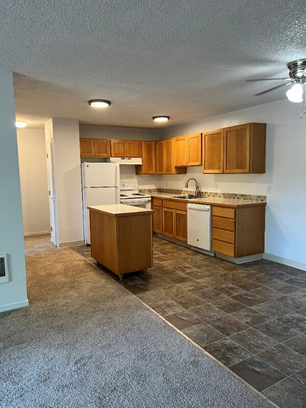 Building Photo - 17260 SW Heritage Ct