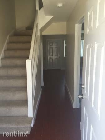 Building Photo - 3 br, 1.5 bath Townhome - 2703 Ulric Street