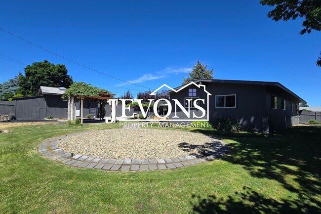 Foto del edificio - Spacious 3BR/2BA Home in Yakima – 1,568 Sq Ft