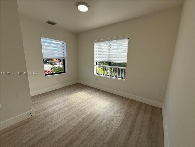 Foto del edificio - 1721 SW 13th St