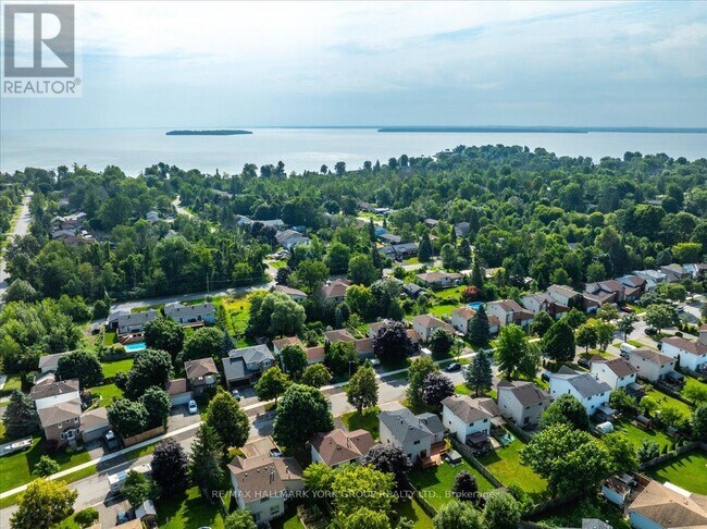 Photo du bâtiment - 881 Clifton Blvd