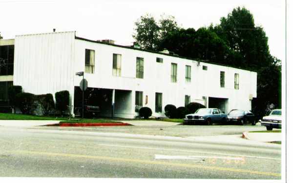 Primary Photo - Woodman Apartments