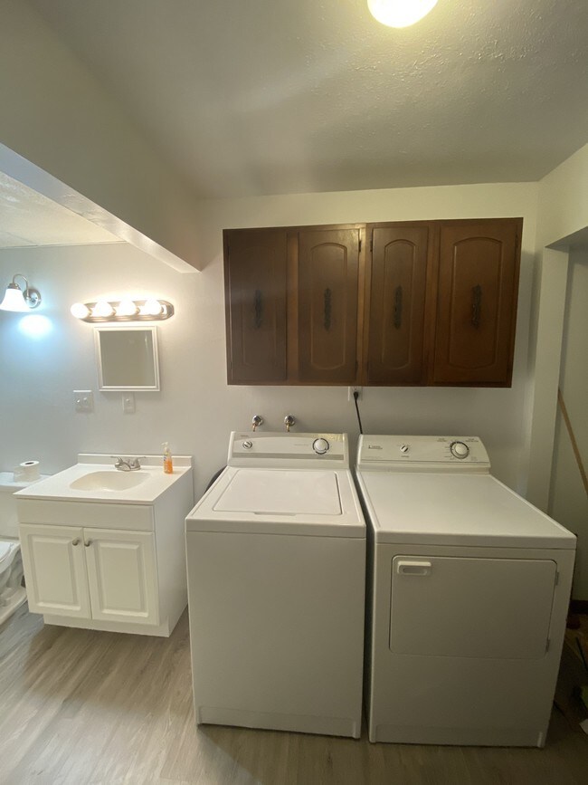 Building Photo - 1208 Payne Avenue, Unit 1