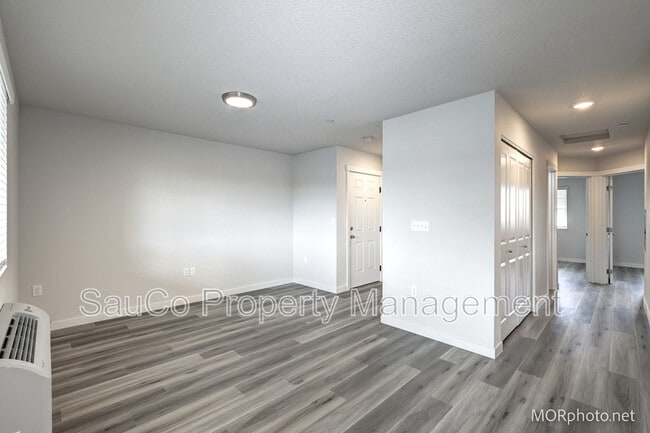 Building Photo - 2560 Hawthorne St