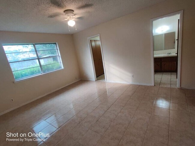 Foto del edificio - 1903 Standridge St