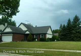 Primary Photo - 1030 Chaucer Way