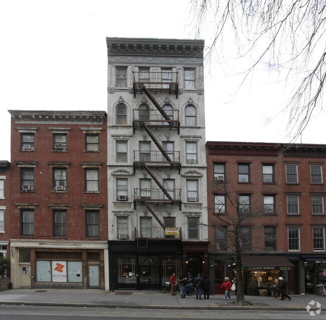 Foto del edificio - 615 1/2 Hudson St