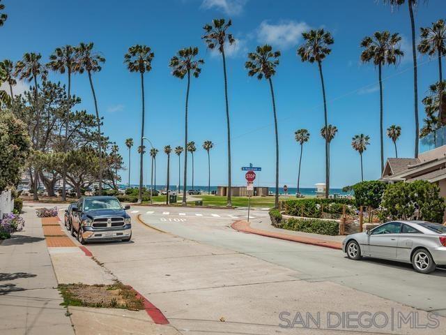 Building Photo - 8392 La Jolla Shores Dr